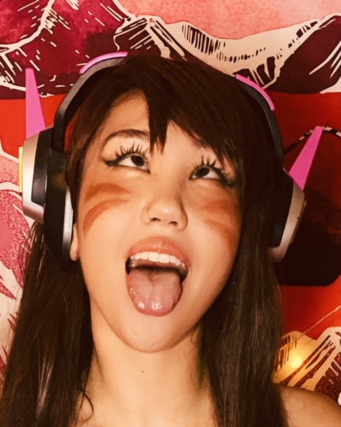 TOMIE TANG 🍭 Asian College Girl