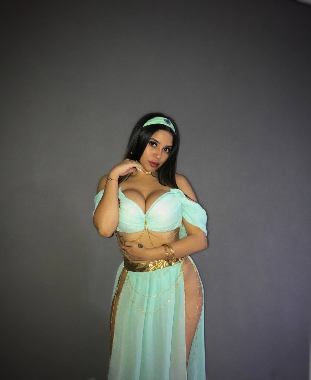 Latina Milf Paula Flores 😈